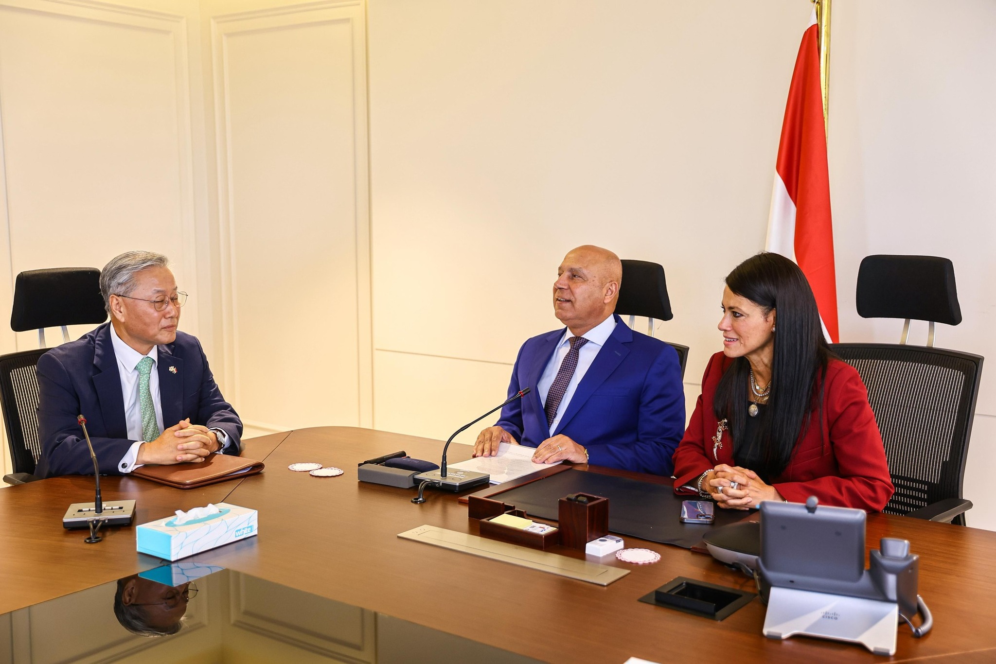 مذكرة تفاعم بين مصر و كوريا الجنوبية لتطوير صيانة السيارات الكهربائية في مصر 