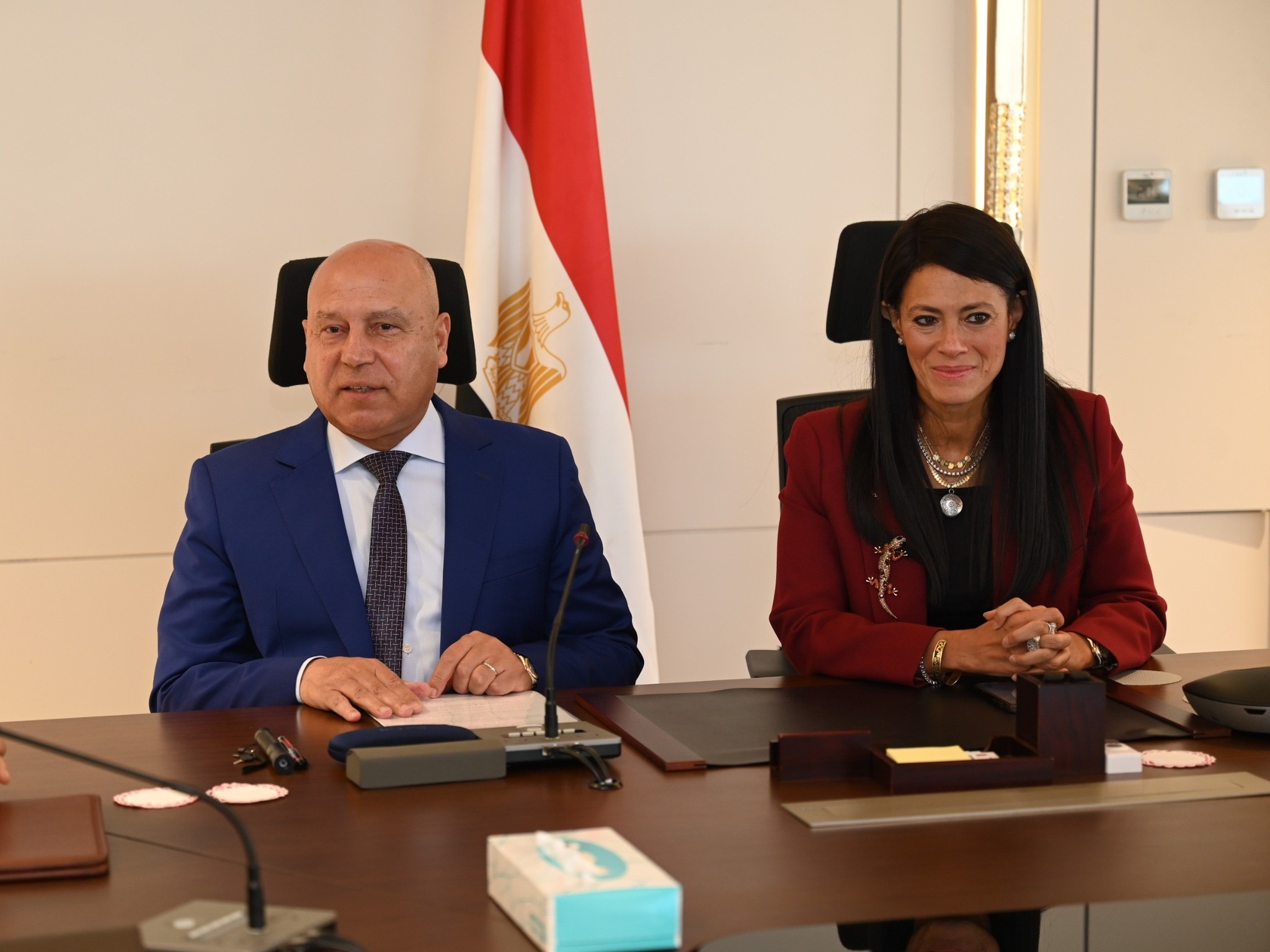 مذكرة تفاعم بين مصر و كوريا الجنوبية لتطوير صيانة السيارات الكهربائية في مصر 