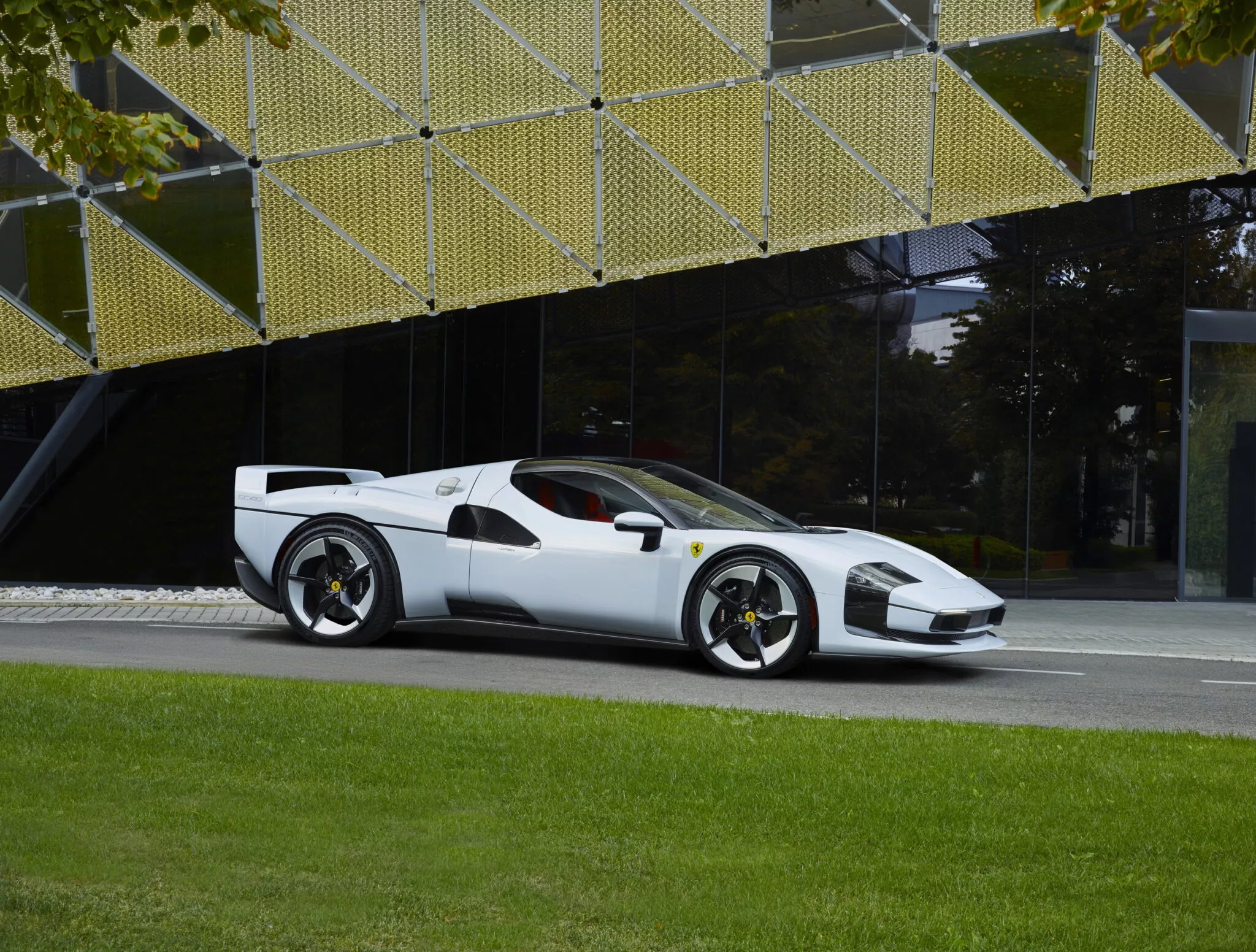 فيراري SC40 الجديدة – نسخة وحيدة مستوحاه من F40