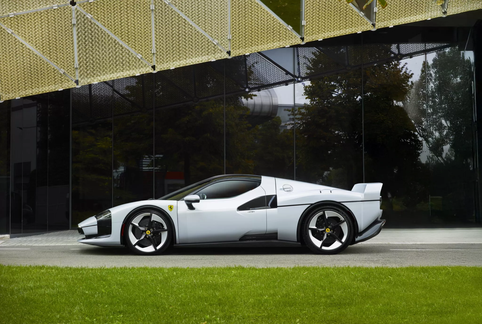 فيراري SC40 الجديدة – نسخة وحيدة مستوحاه من F40