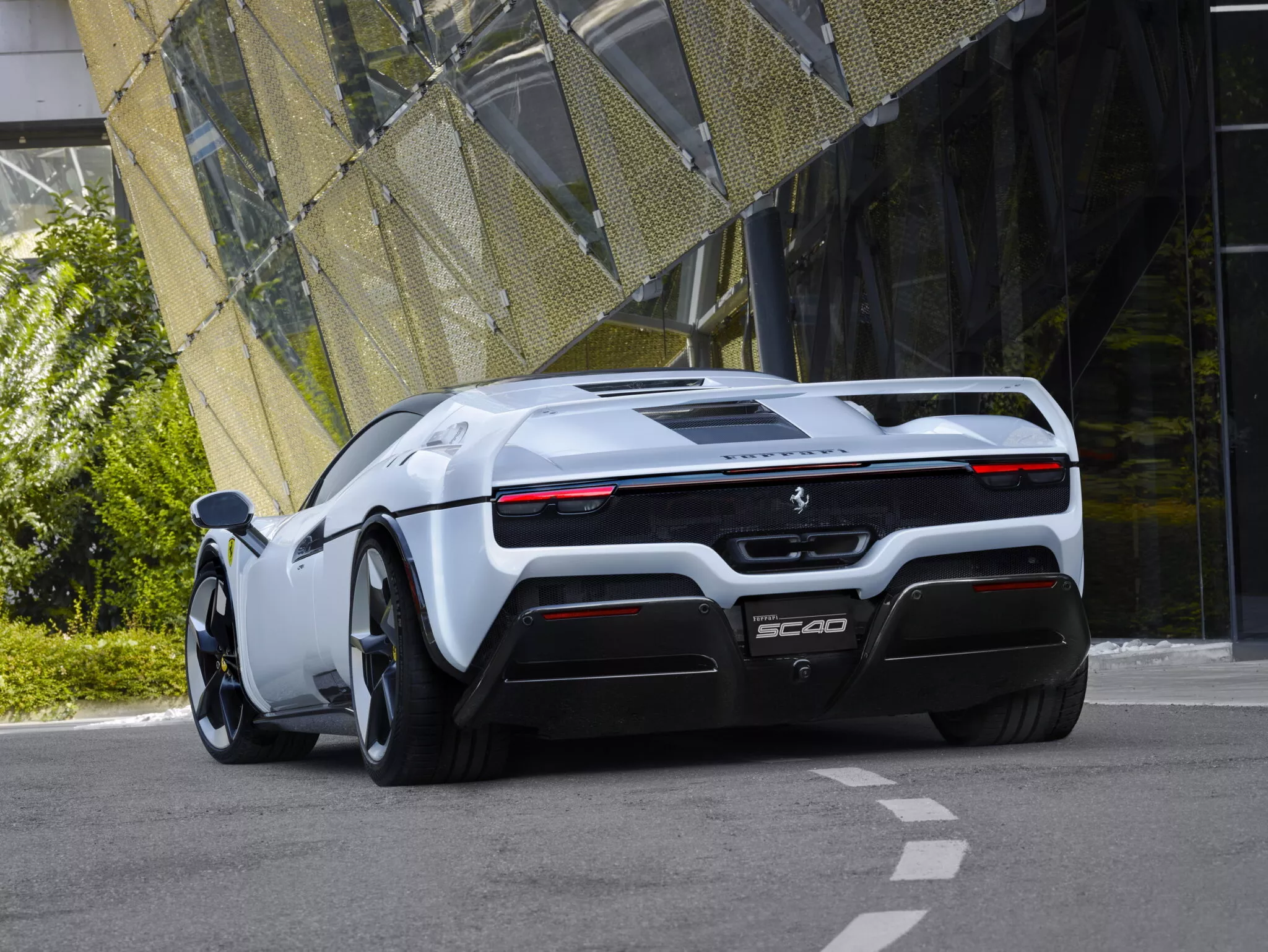 فيراري SC40 الجديدة – نسخة وحيدة مستوحاه من F40