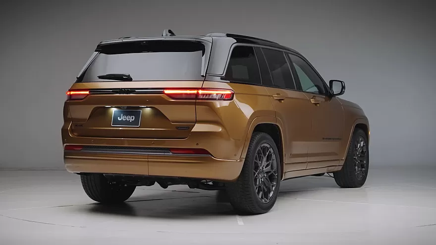 جيب جراند شيروكي 2026 الفيس ليفت الجديدة – بمحرك 4 سلندر