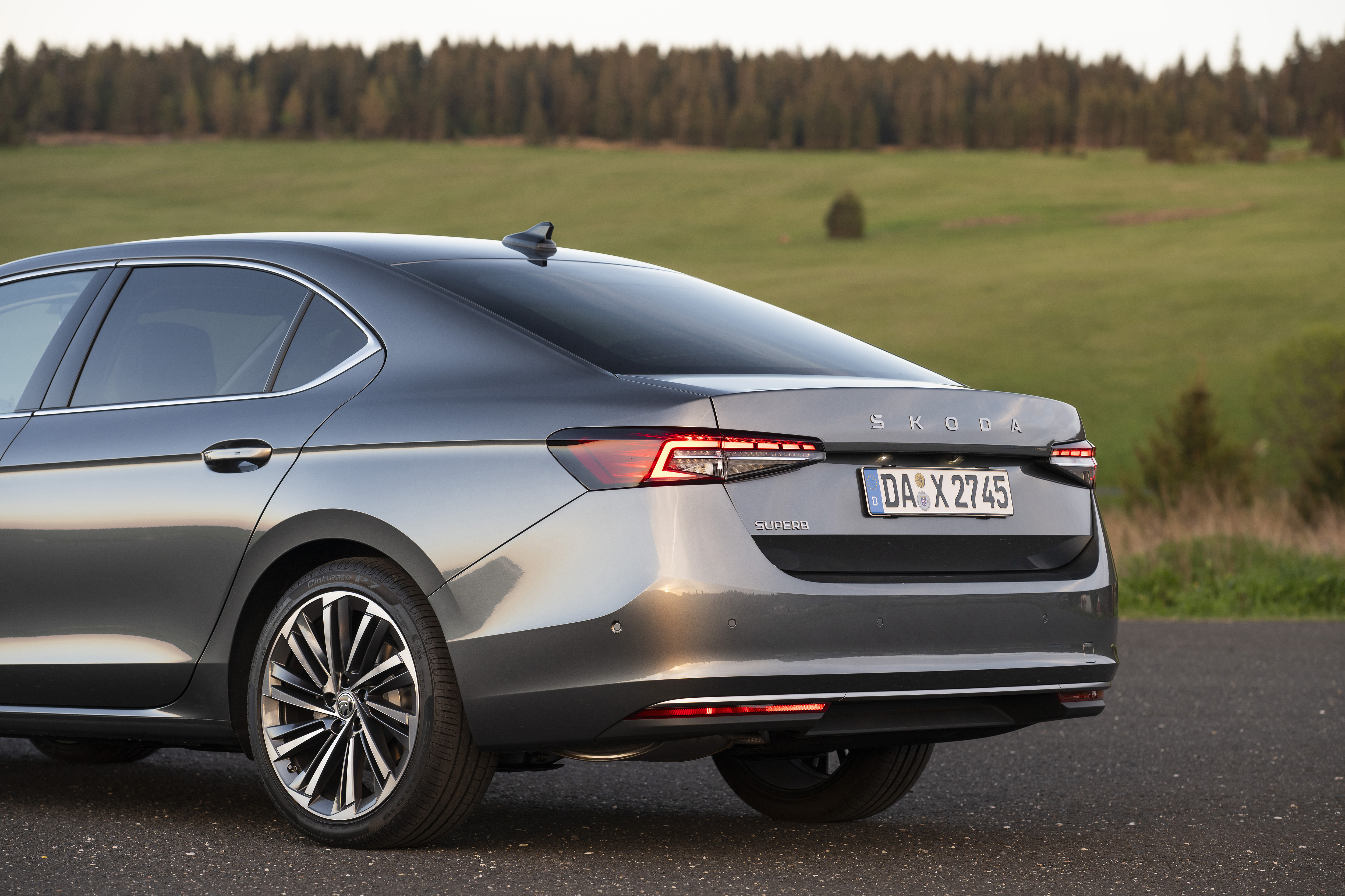 سكودا سويبرب 2026 في الامارات – أسعار ومواصفات