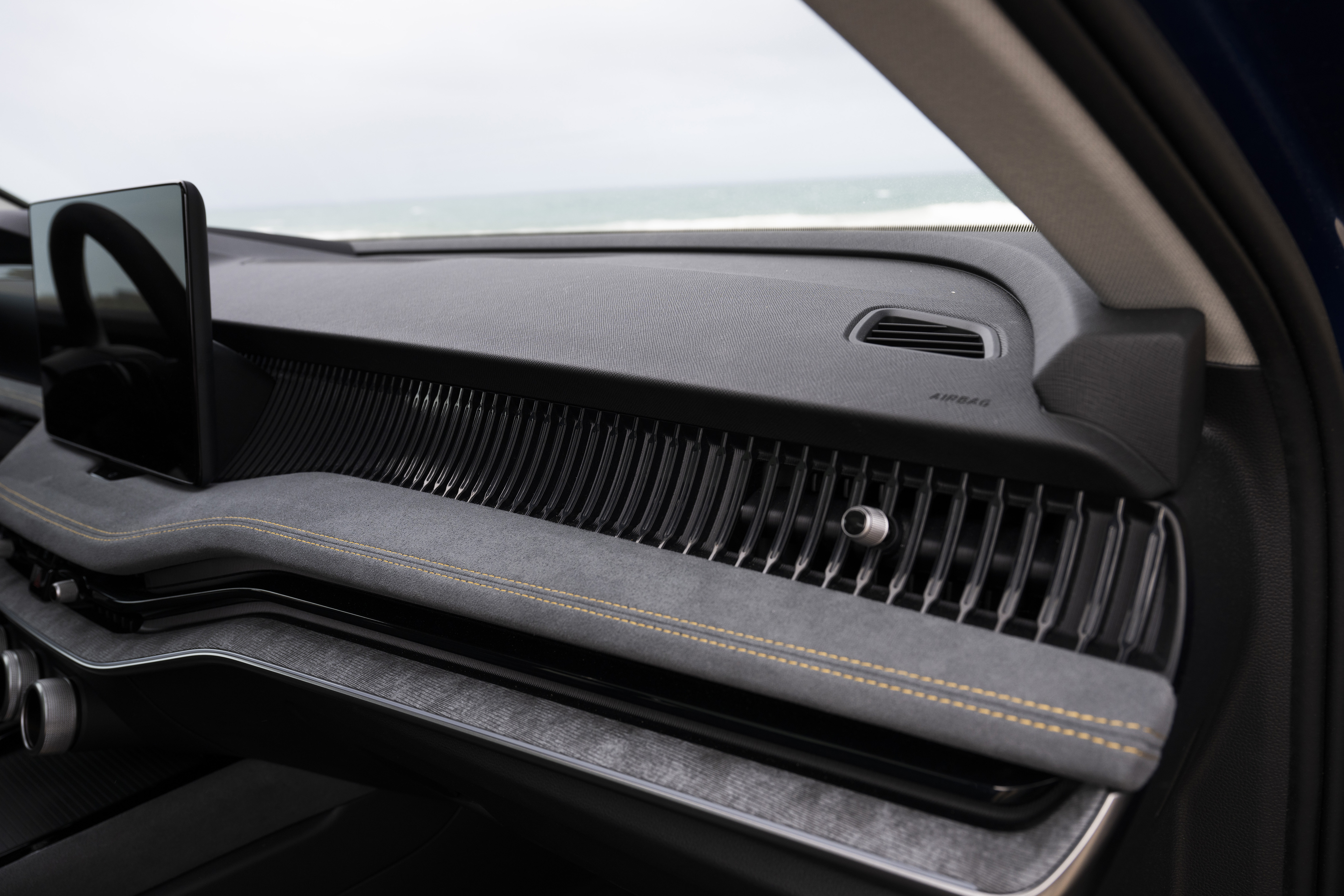 سكودا سويبرب 2026 في الامارات – أسعار ومواصفات