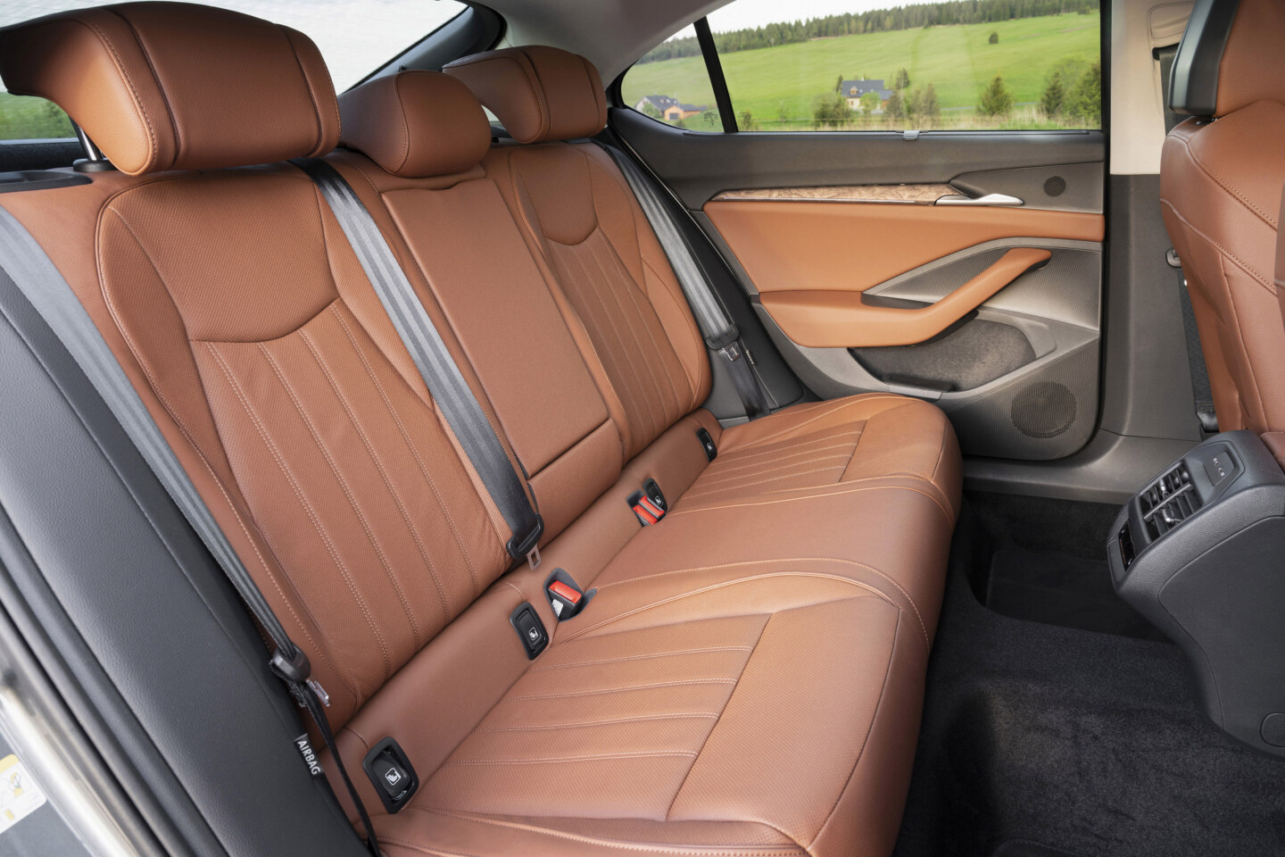 سكودا سويبرب 2026 في الامارات – أسعار ومواصفات