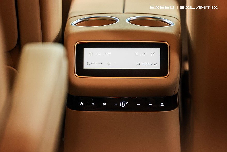 اكسيد ET8 الجديدة كليا – SUV فاخرة بمدي 1400 كم