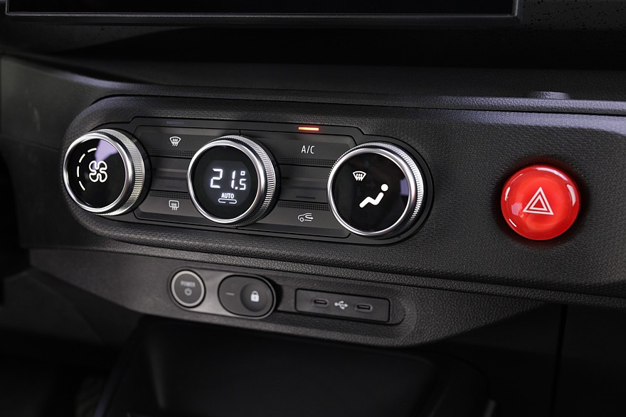 رينو توينجو 2026 الكهربائية الجديدة – بمدي 262 كم بالشحنة