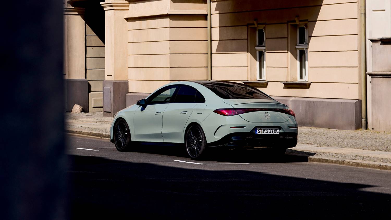 مرسيدس بنز CLA هايبرد 2026 الجديدة كليا – المواصفات الكاملة