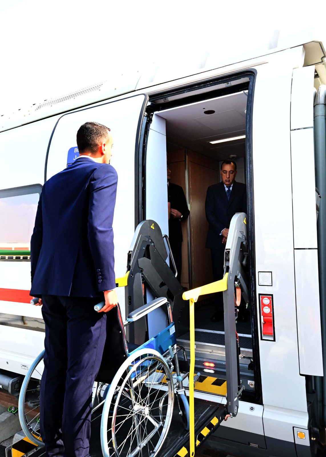 اعلان بدء التشغيل التجريبي للقطار الكهربائي السريع في مصر – خلال فعاليات مؤتمر TransMEA2025 