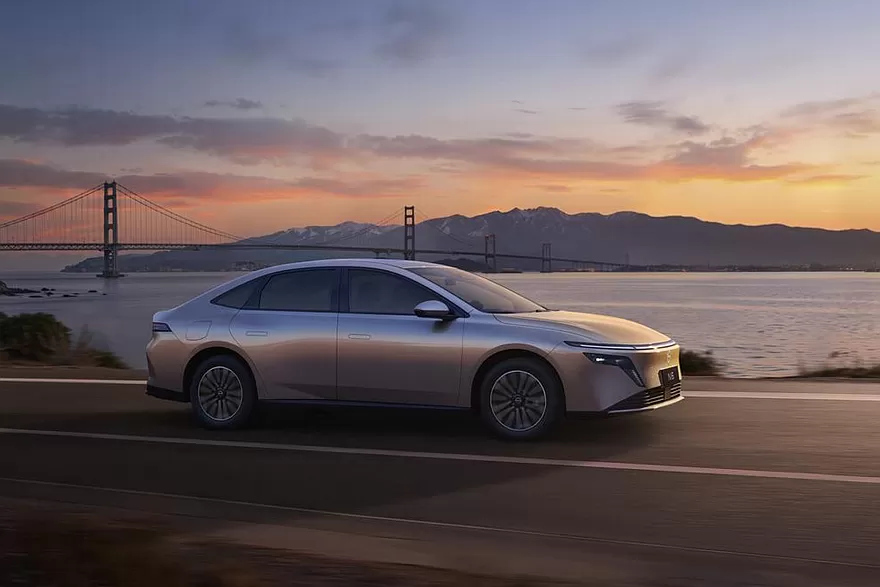 نيسان N6 الجديدة كليا - سيدان REEV مطورة بالتعاون مع دونج فينج