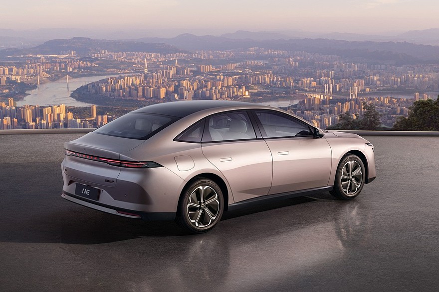 نيسان N6 الجديدة كليا - سيدان REEV مطورة بالتعاون مع دونج فينج