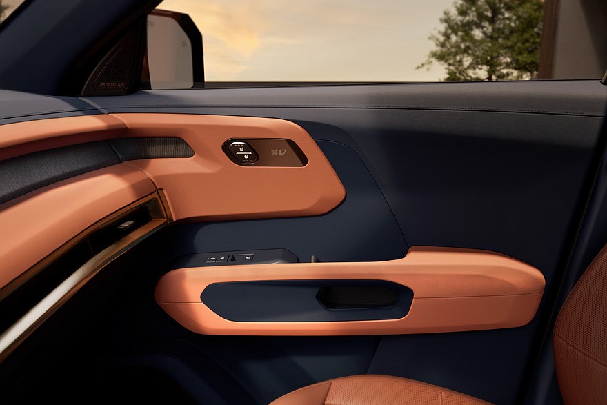 كيا تيلورايد 2026 الجديدة كليا – فاخرة بسبعة مقاعد