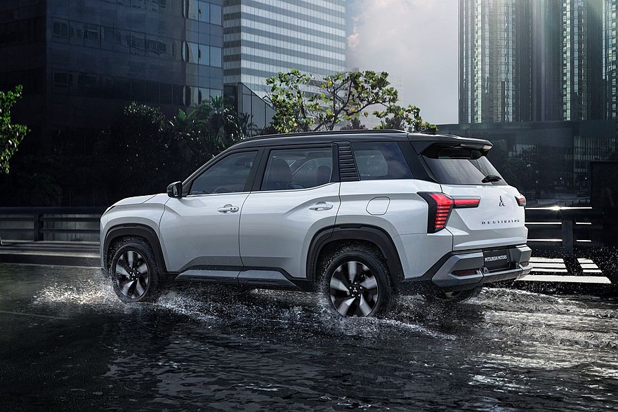 ميتسوبيشي ديستينيتور الجديدة كليا – قريبا في الشرق الاوسط 