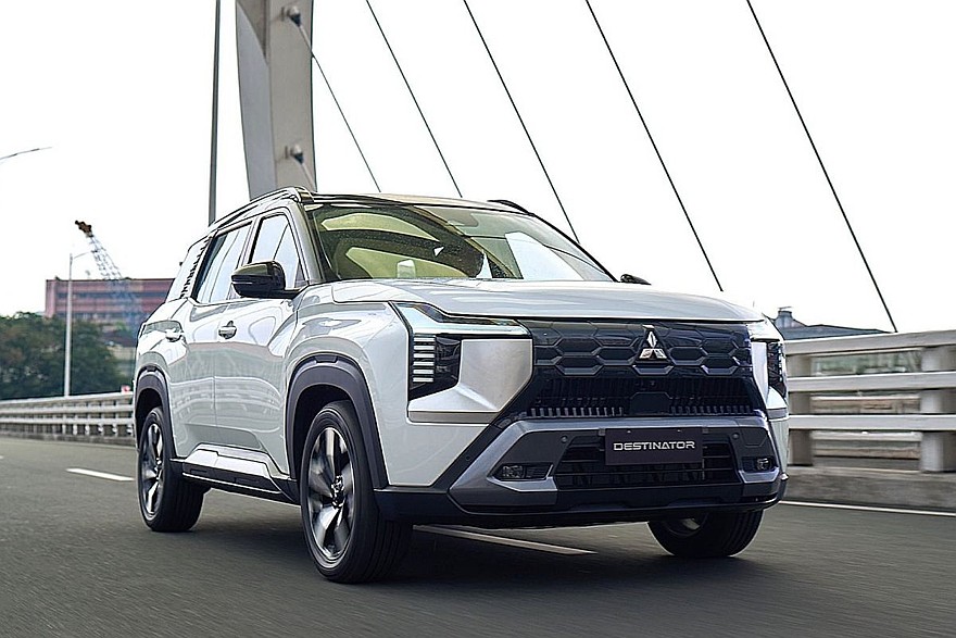 ميتسوبيشي ديستينيتور الجديدة كليا – قريبا في الشرق الاوسط 