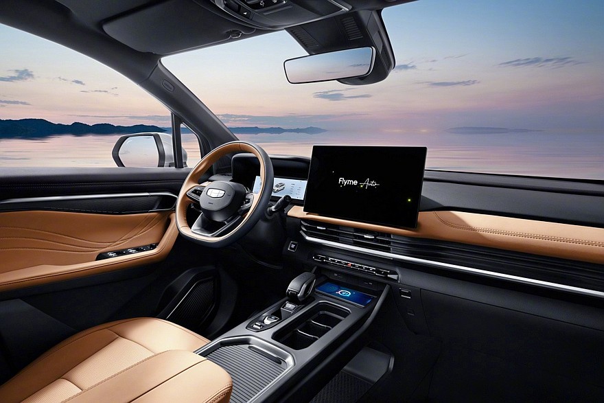 جيلي اوكافانجو 2026 الفيس ليفت الجديدة – بنسخة بستة مقاعد