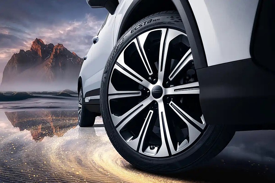 جيلي اوكافانجو 2026 الفيس ليفت الجديدة – بنسخة بستة مقاعد