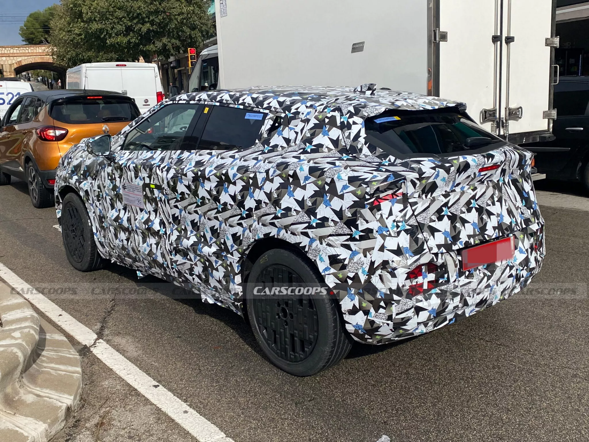 نيسان جوك الكهربائية 2026 الجديدة – الصور المسربة والمواصفات