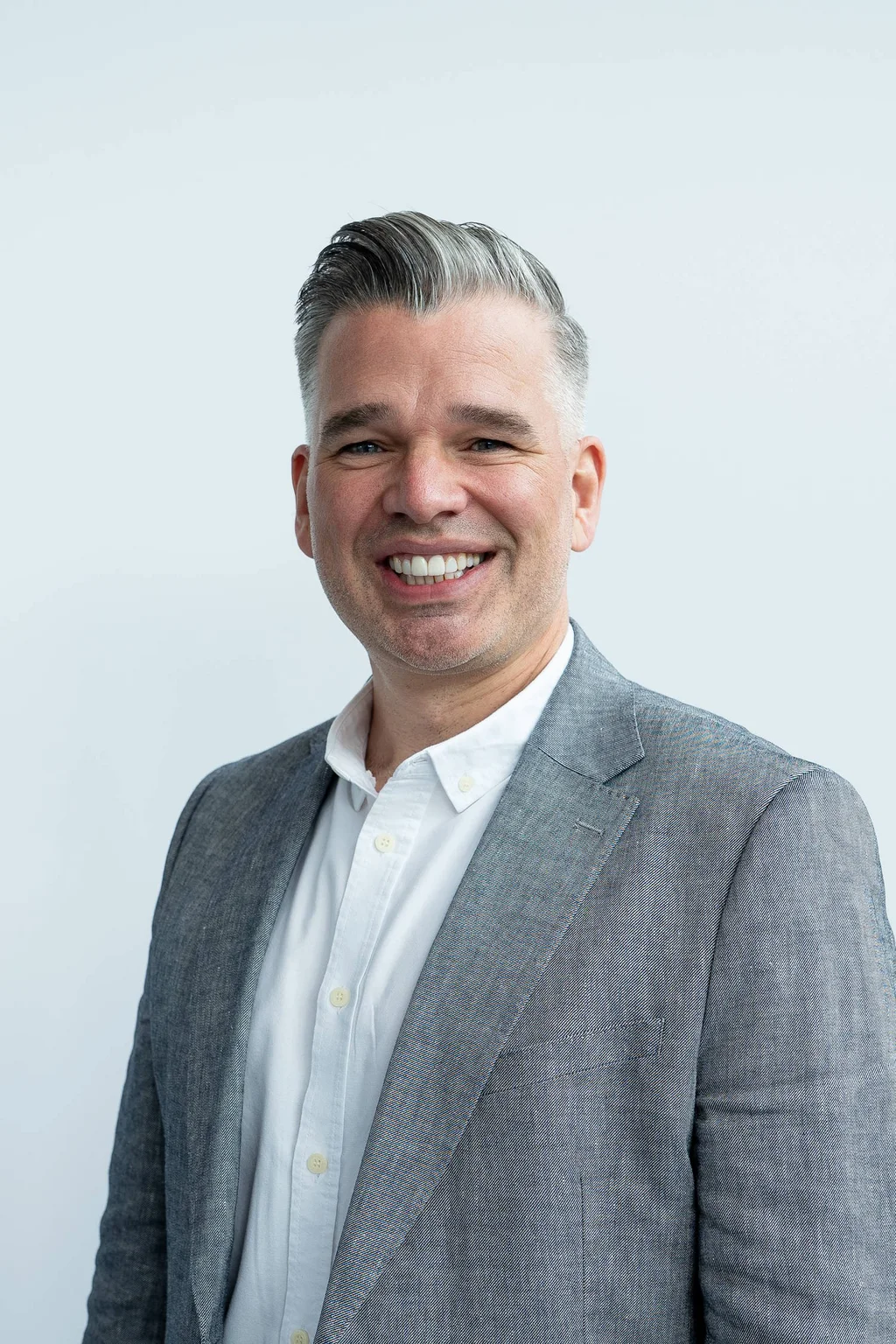 تعيين كريس لي Chris Lee مديرا لمحفظة التنقل واللوجستيات في اوتوميكانيكا دبي 2025