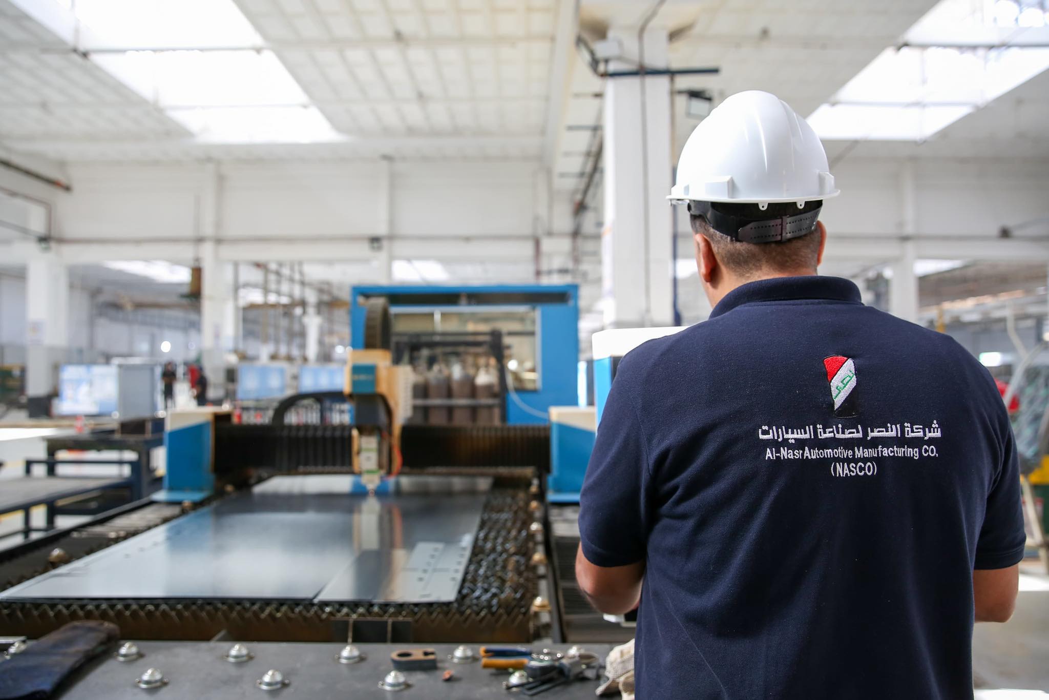 وزير قطاع الاعمال يتفقد خطوط انتاج اول سيارة كهربائية مجمعة محليا بشركة النصر للسيارات