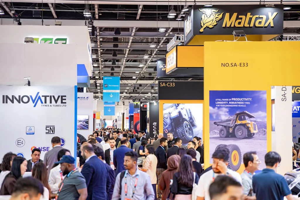 أوتوميكانيكا دبي 2025 - استثمارات مليارية لدعم البنية التحتية وزيادة مبيعات السيارات في الإمارات والسعودية