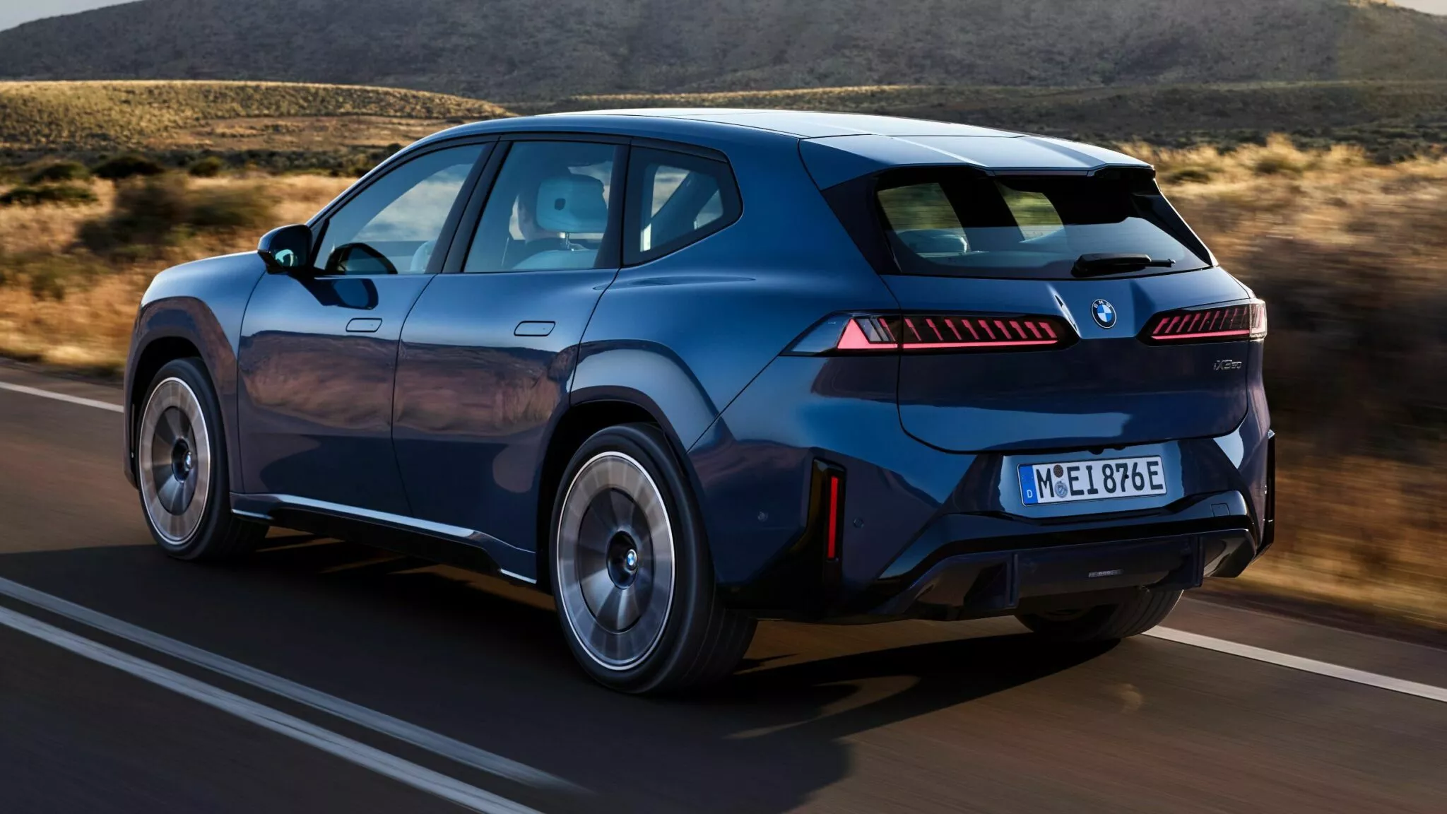 بي ام دبليو IX3 نيو كلاس الكهربائية – قطعت مسافة 1007 كم بشحنة واحدة