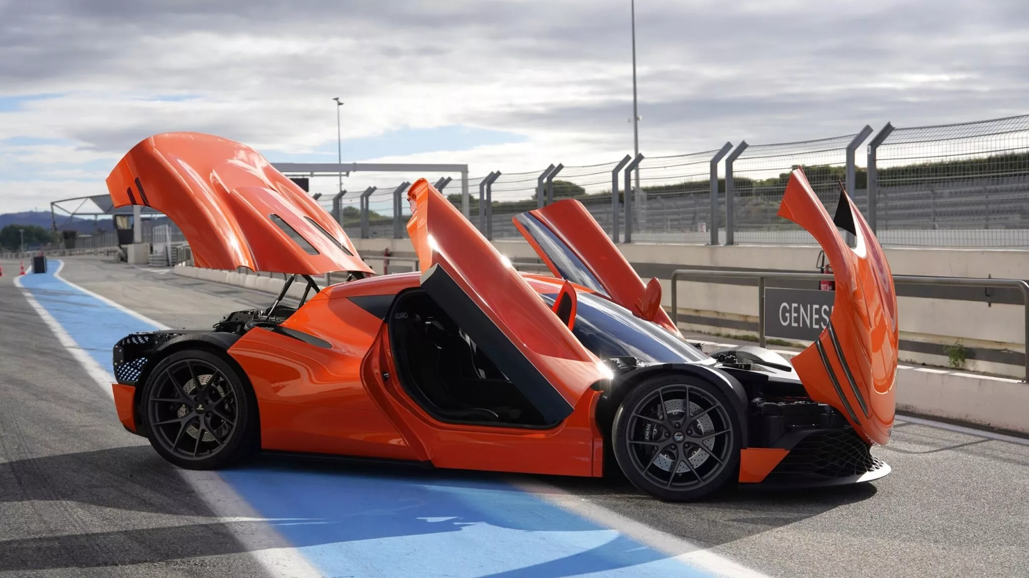 جينيسيس ماجما جي تي الجديدة – سيارة خارقة بمحرك V8