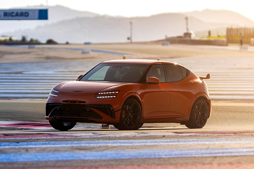 جينيسيس GV60 ماجما الرياضية الجديدة – بقوة 650 حصان