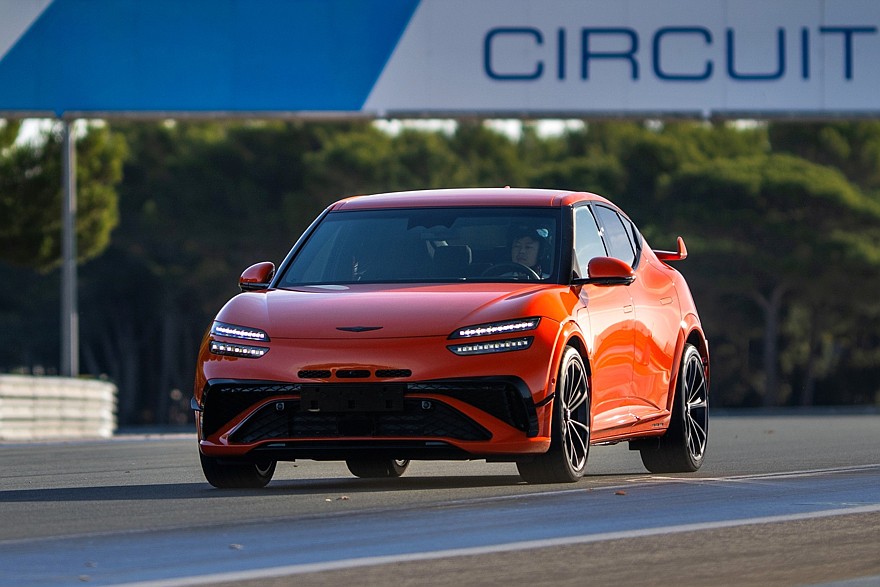 جينيسيس GV60 ماجما الرياضية الجديدة – بقوة 650 حصان