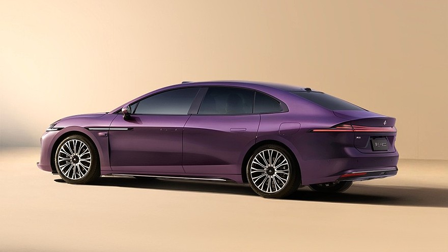 جي أي سي هايبتك A800 الجديدة كليا – سيدان فاخرة كبيرة الحجم