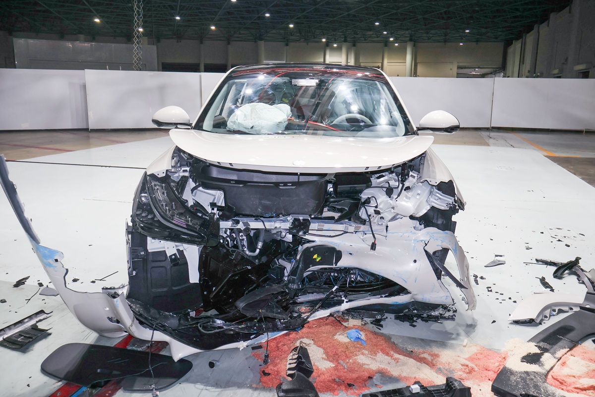 بي واي دي سيل 6 تحقق خمسة نجوم في اختبارات الأمان الأوروبية 