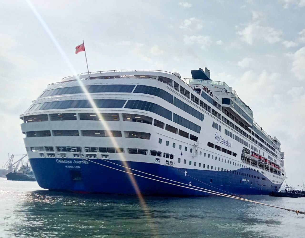 سفينة CELESTYAL JOURNEY السياحية تصل ميناء بورسعيد – بتسع طوابق و طول 220 متر