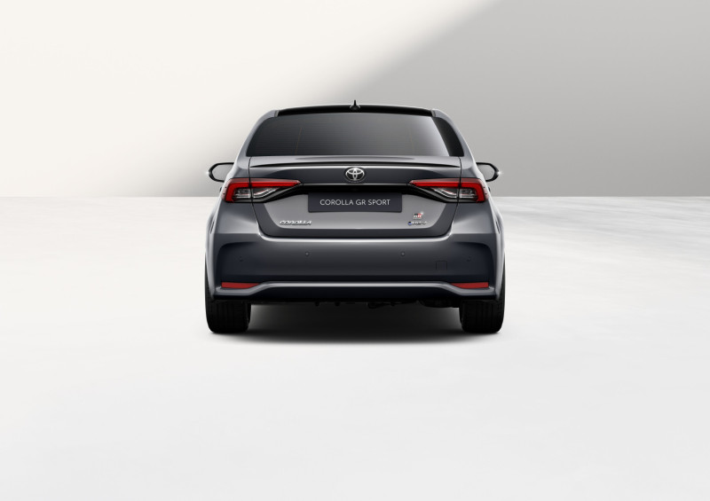 هل ستقدم تويوتا كورولا 2026 فيس ليفت الجديدة في اسواقنا العربية ؟ تويوتا تجيب رسميا