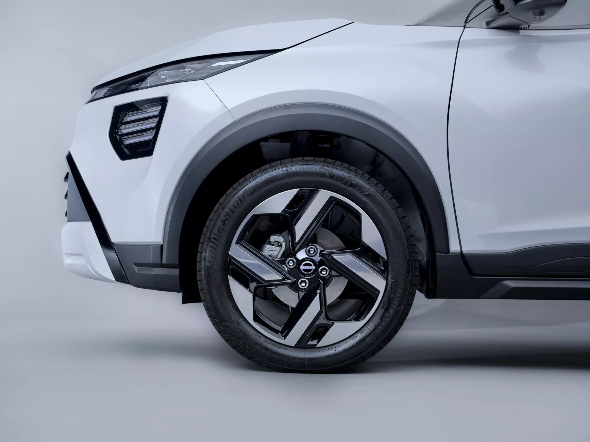 نيسان كايت Kait الاقتصادية الجديدة – بمحرك 1.6 لتر وسعر يوازي مليون جنيه