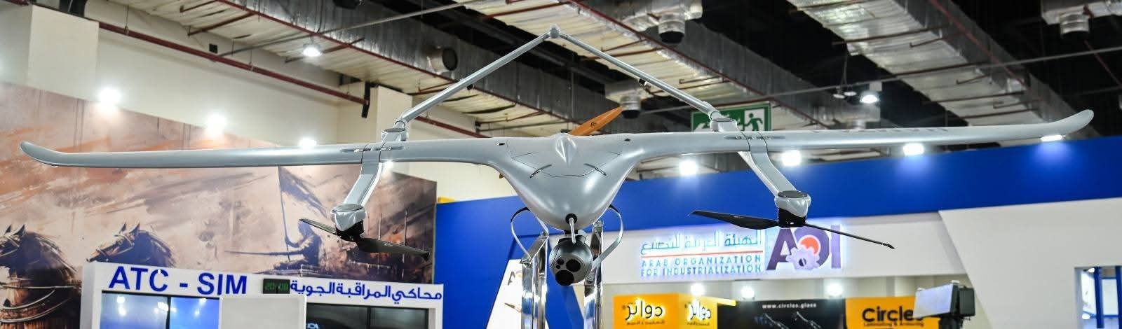 وزير الصناعة  يتفقد معرض الصناعات الدفاعية إيديكس 2025