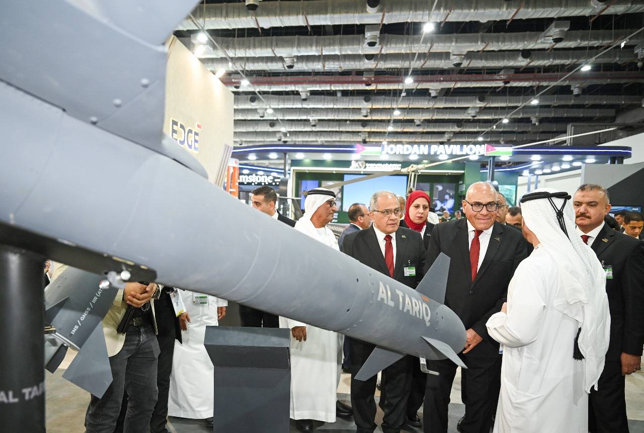 وزير الصناعة  يتفقد معرض الصناعات الدفاعية إيديكس 2025