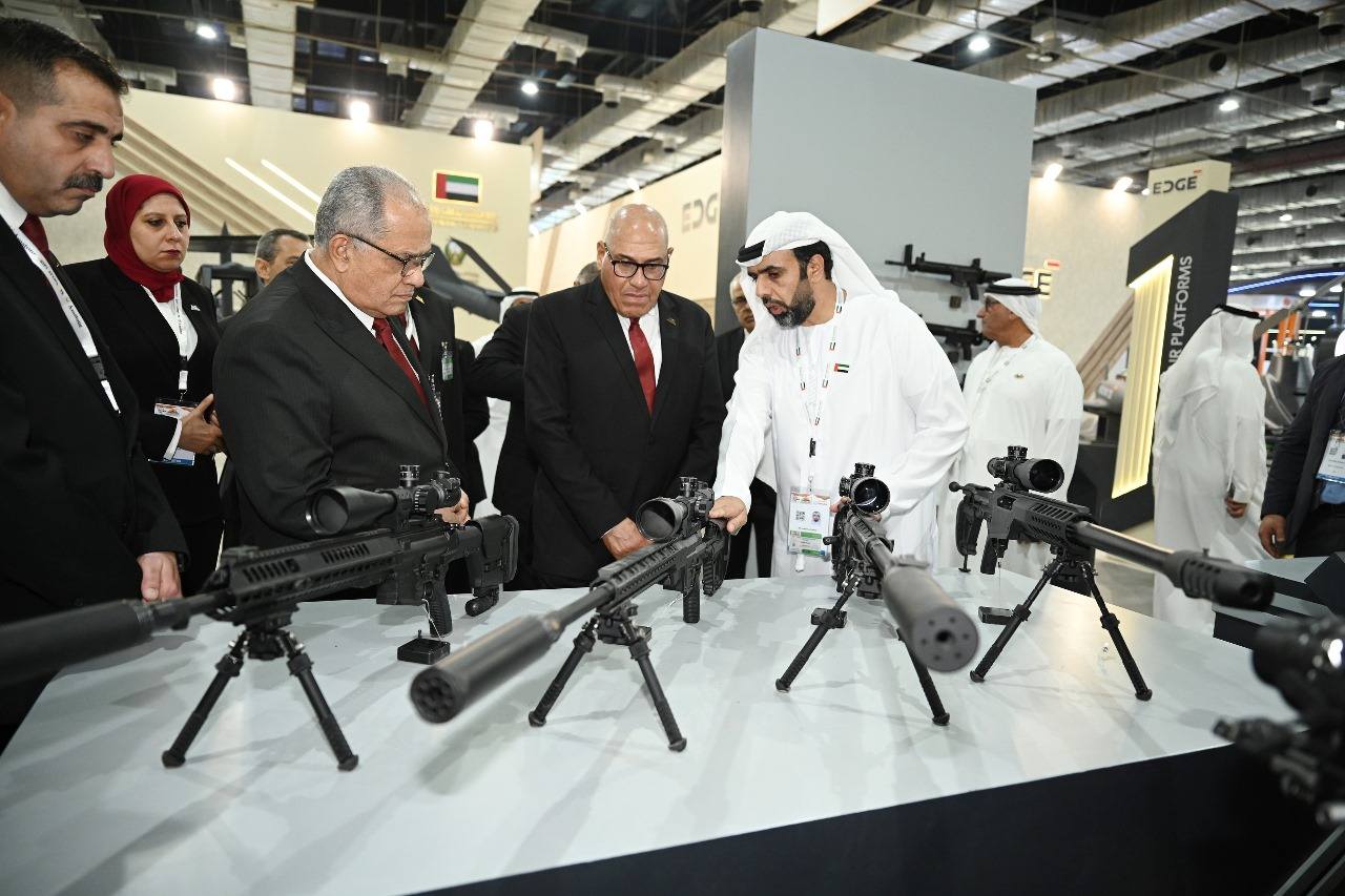 وزير الصناعة  يتفقد معرض الصناعات الدفاعية إيديكس 2025