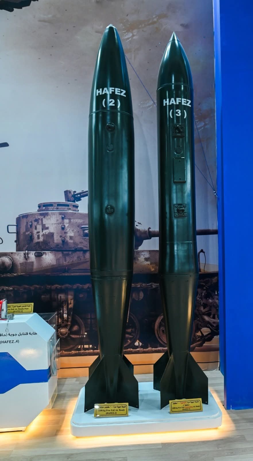 وزير الصناعة  يتفقد معرض الصناعات الدفاعية إيديكس 2025