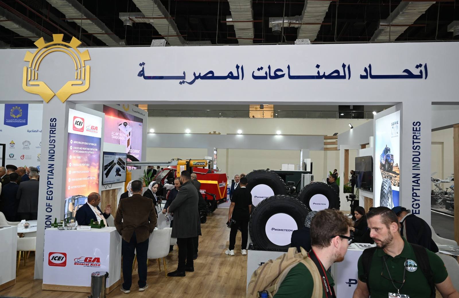 وزير الصناعة  يتفقد معرض الصناعات الدفاعية إيديكس 2025