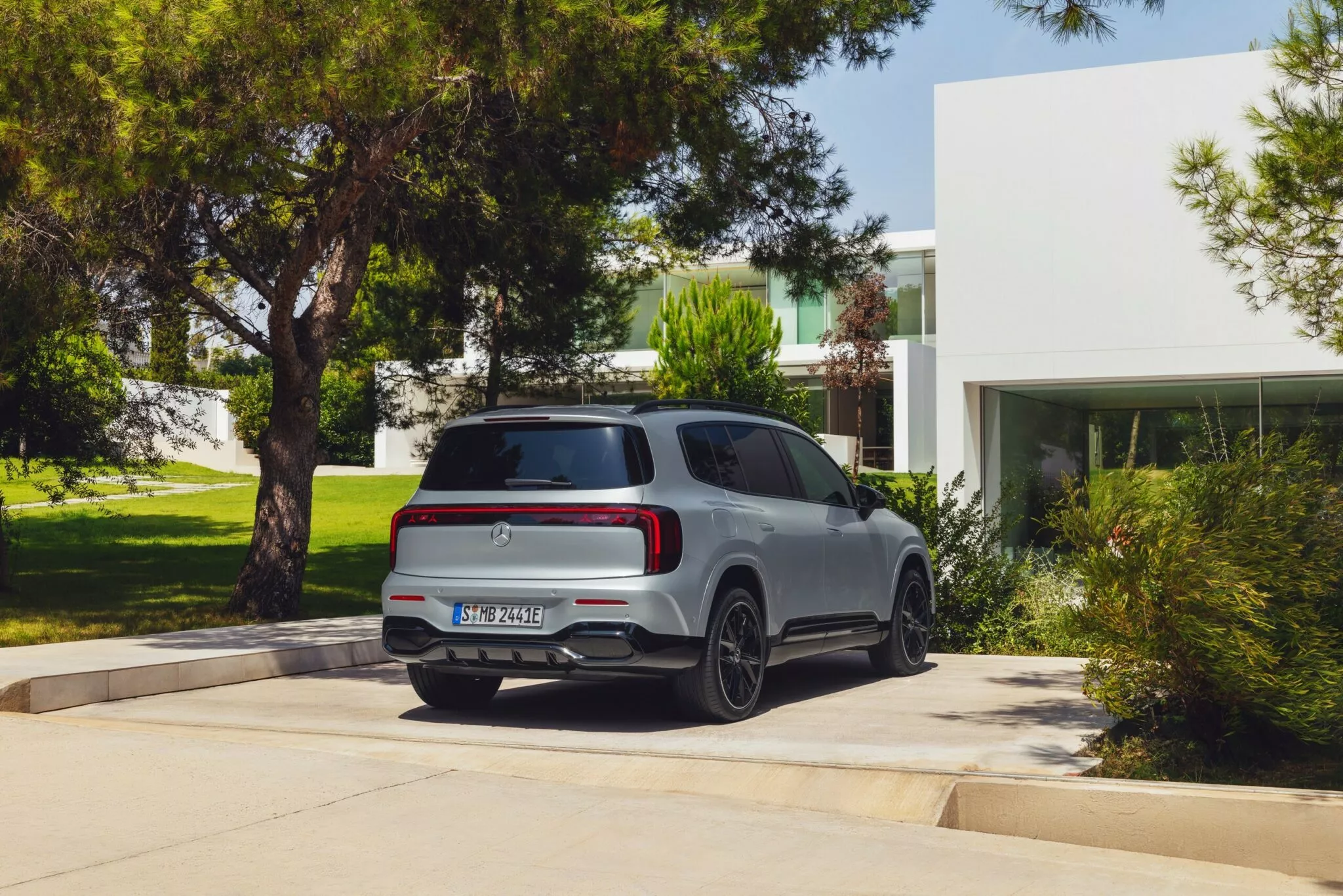 مرسيدس بنز GLB الكهربائية 2026 الجديدة كليا – بمدي 630 كم بالشحنة الواحدة