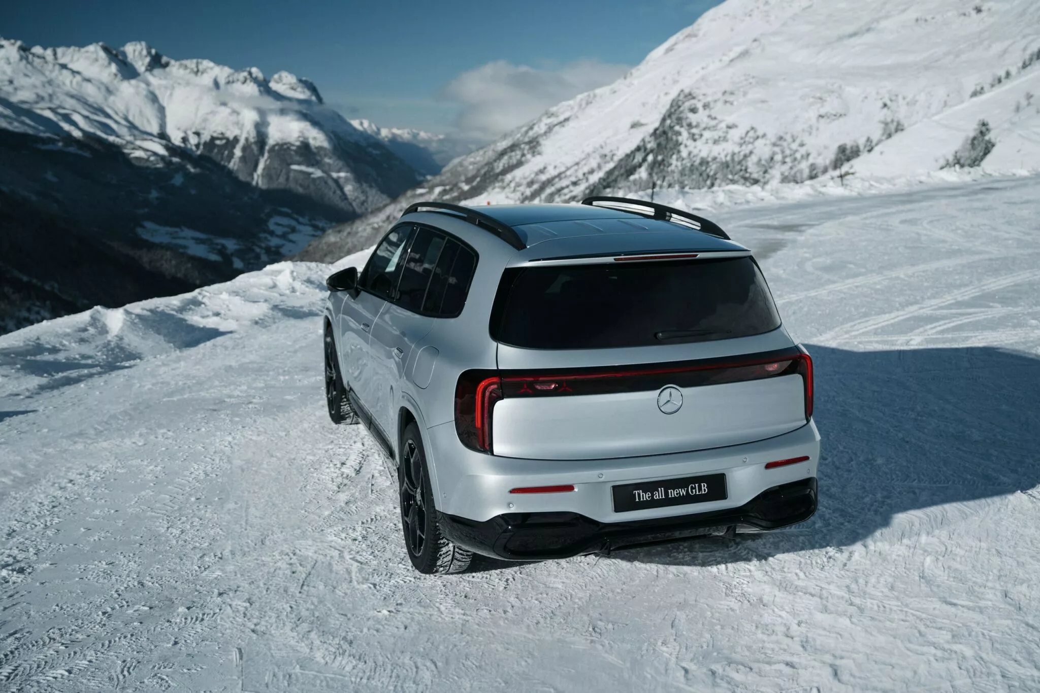 مرسيدس بنز GLB الكهربائية 2026 الجديدة كليا – بمدي 630 كم بالشحنة الواحدة