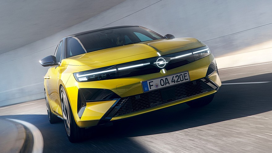 اوبل استرا 2026 الفيس ليفت الجديدة – بمدي اكبر للنسخة الكهربائية 