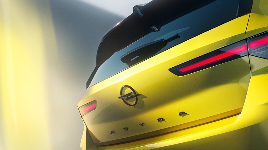 اوبل استرا 2026 الفيس ليفت الجديدة – بمدي اكبر للنسخة الكهربائية 