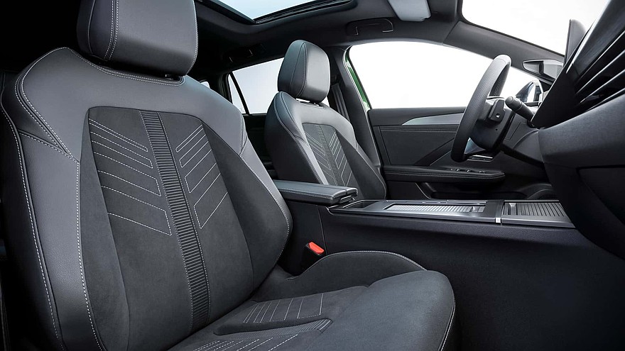 اوبل استرا 2026 الفيس ليفت الجديدة – بمدي اكبر للنسخة الكهربائية 