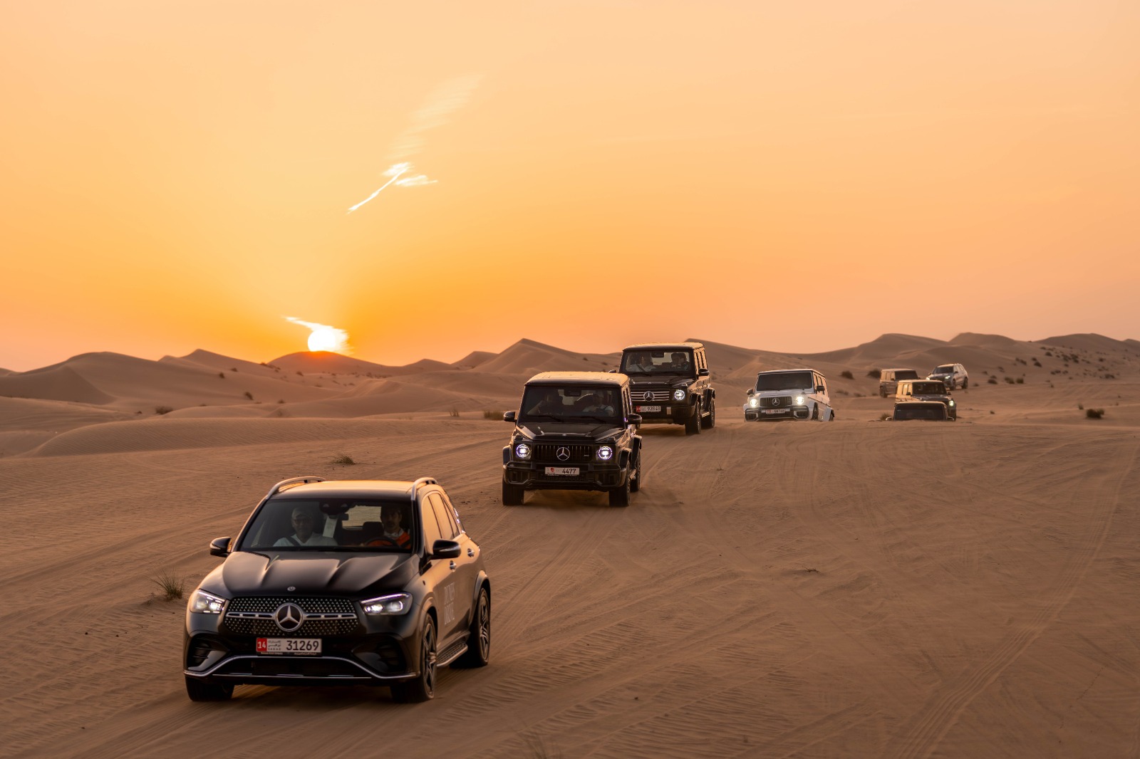 تجربة مميزة لسيارات مرسيدس بنز في صحراء الامارات – من خلال شركة الامارات للسيارات