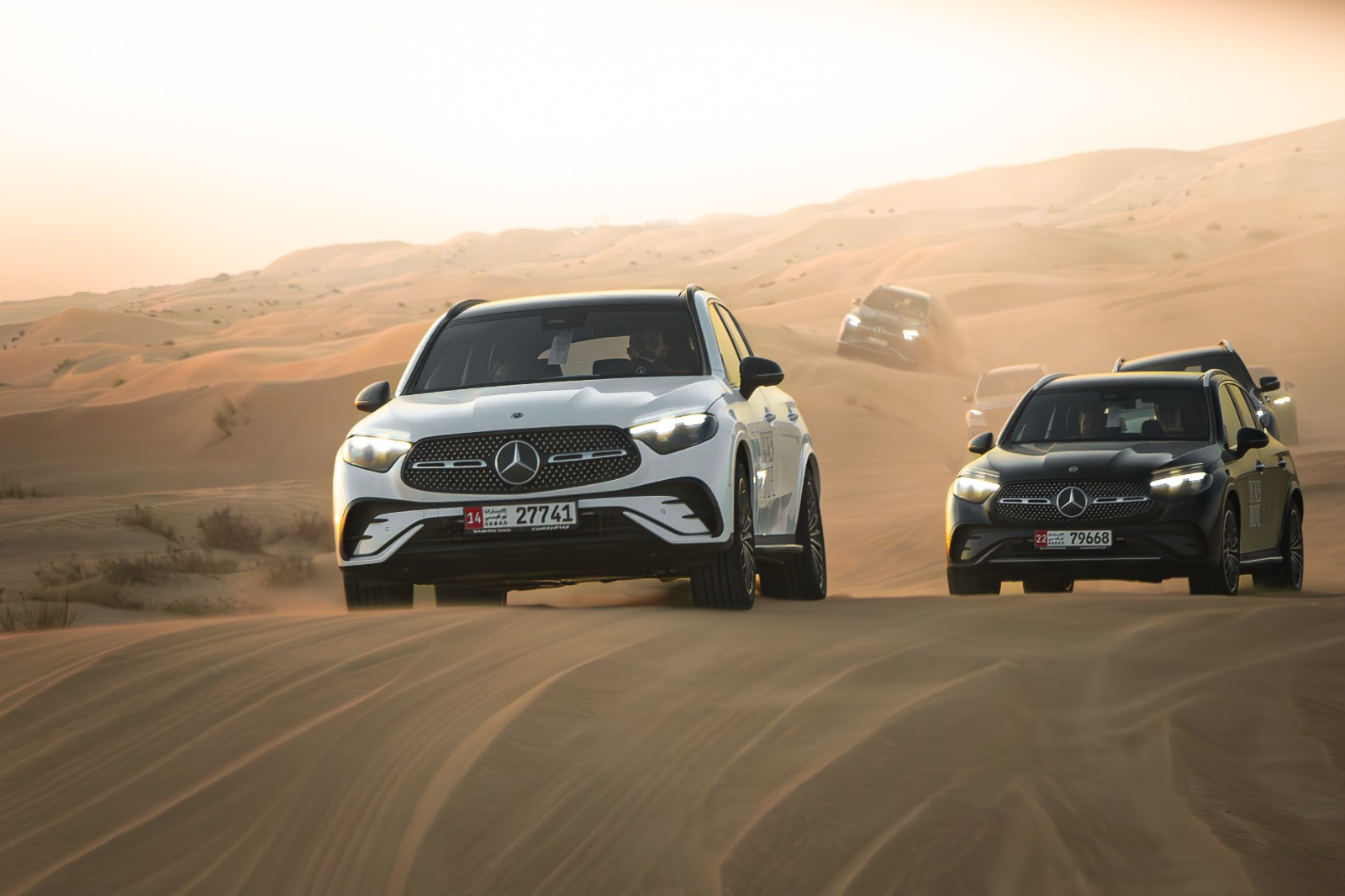 تجربة مميزة لسيارات مرسيدس بنز في صحراء الامارات – من خلال شركة الامارات للسيارات