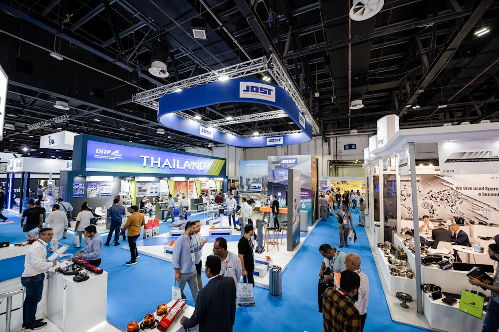 اوتوميكانيكا دبي 2025 يستعرض خطة لدعم السيارات ذاتية القيادة 