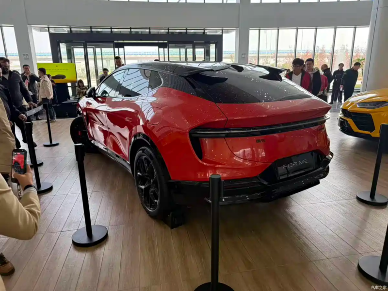 لوتس اليترا هايبرد الجديدة – بمنظومة قوة من زيكر 9X 