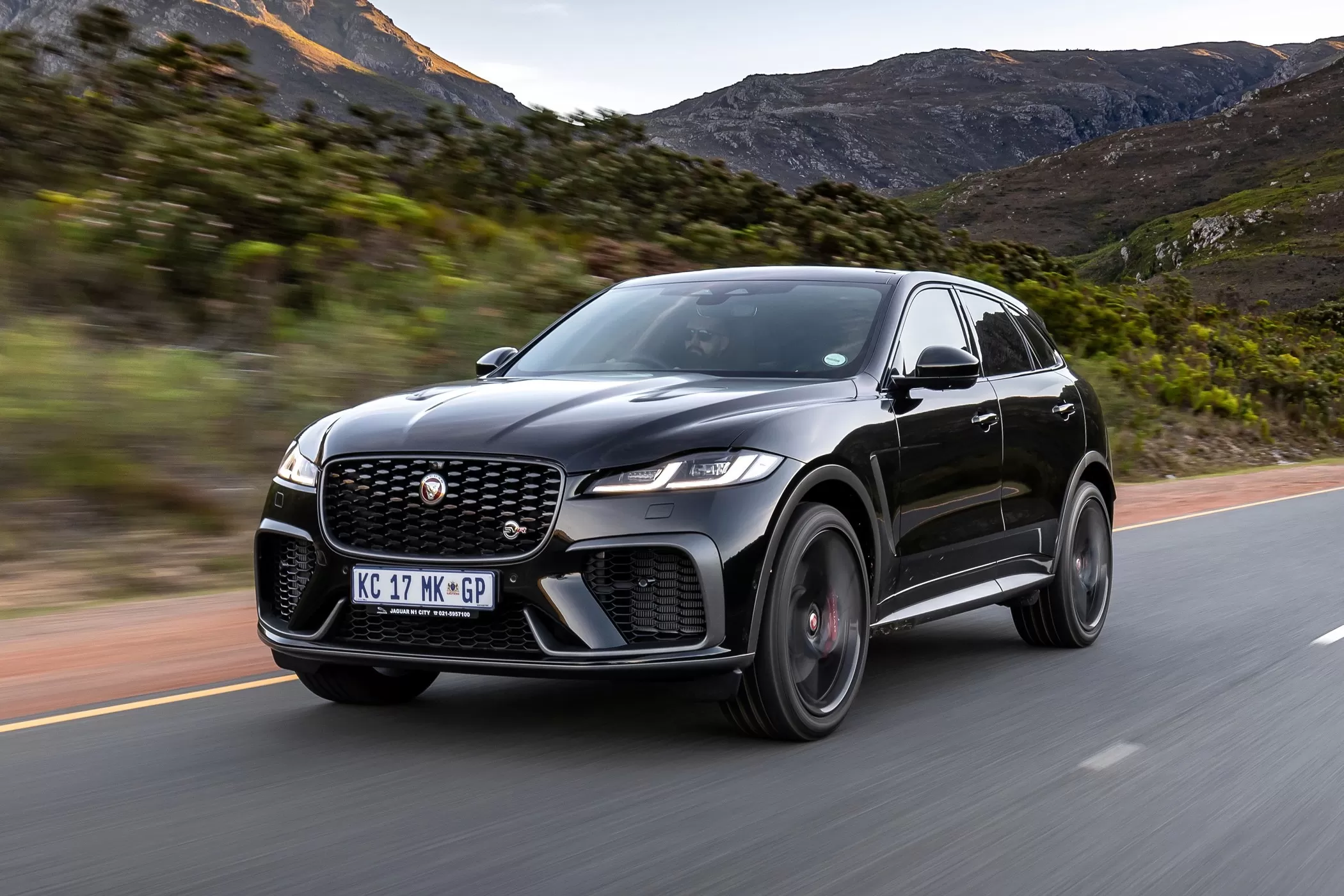 رسميا – إيقاف انتاج جاكوار F-Pace 