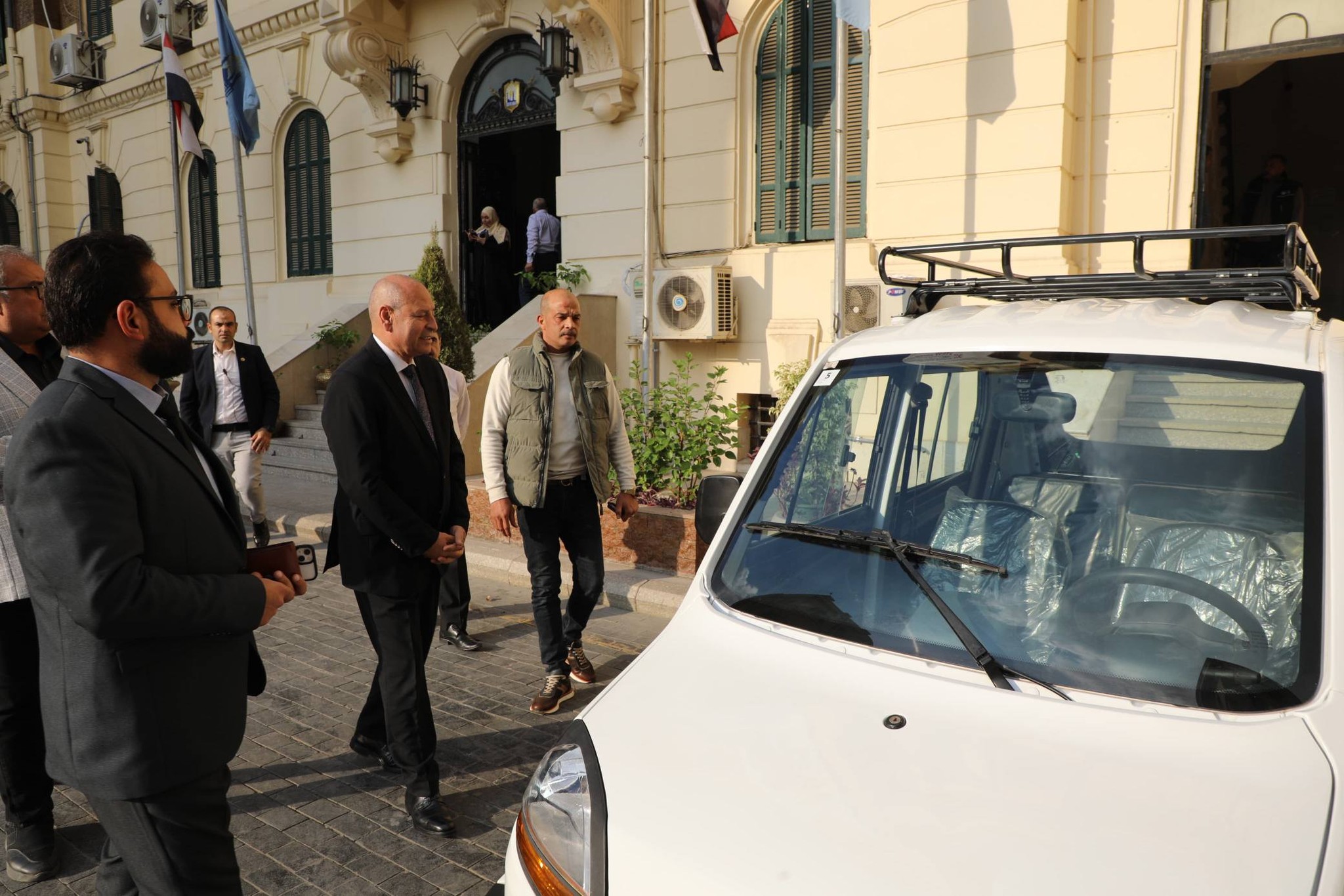 محافظة القاهرة تبدا خطة استبدال التوك توك بسيارات بجاج كيوت 