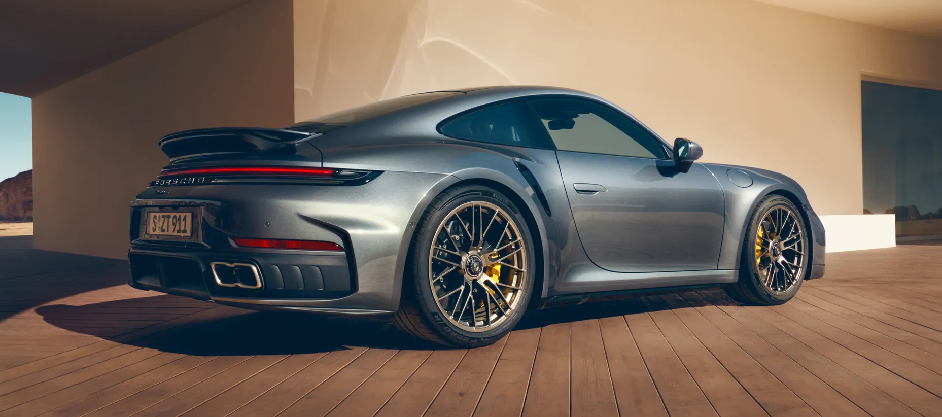 عائلة ساويرس تدرس الاستحواذ علي حصة في شركة بوجاتي ريماك 